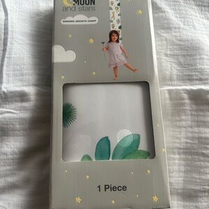 Hanging Growth Chart - White and Green